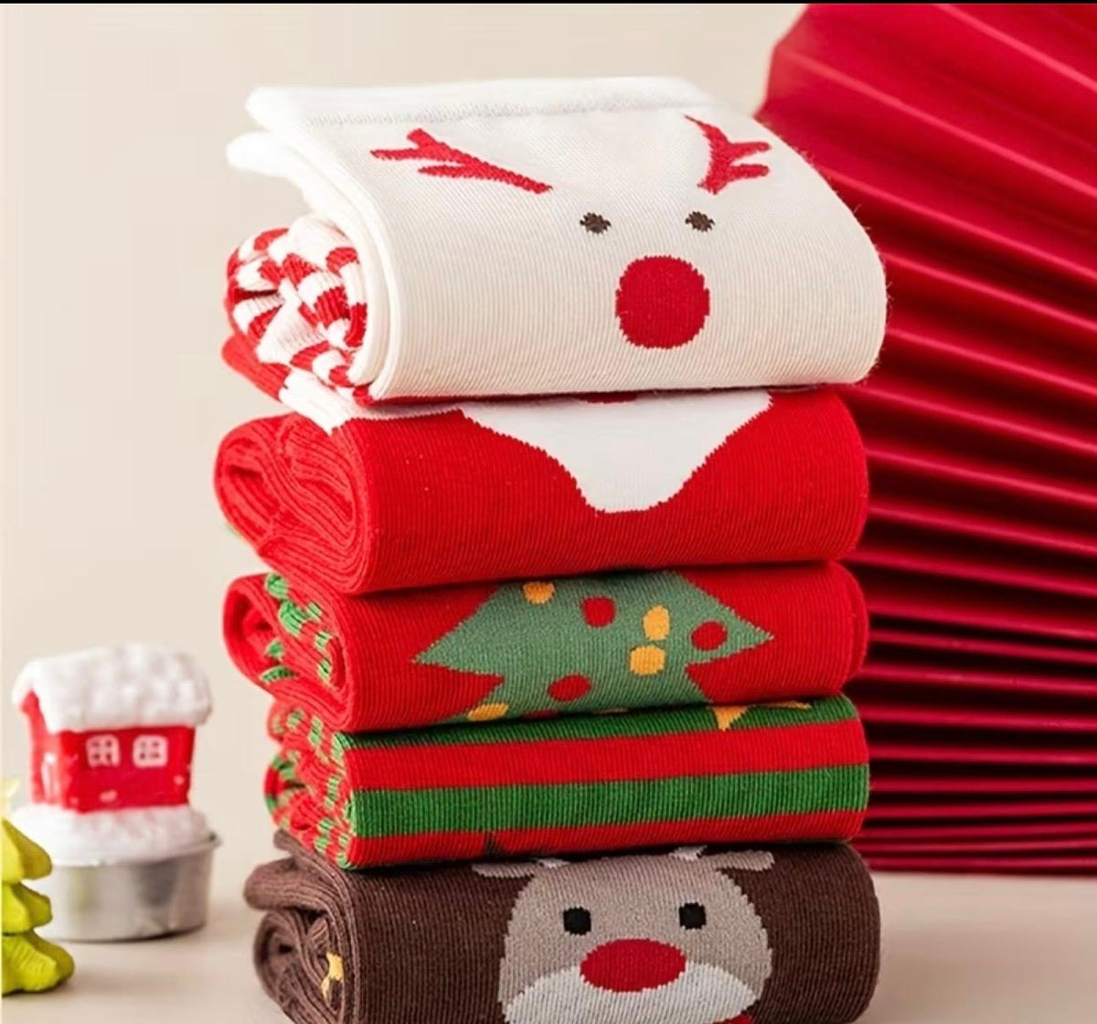 Set de Calcetines Navideños – 5 Diseños para Llenar Tus Pasos de Navidad