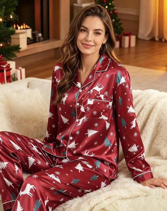 Pijama Navideña Winter Reindeer – Elegante, Acogedora y con Encanto