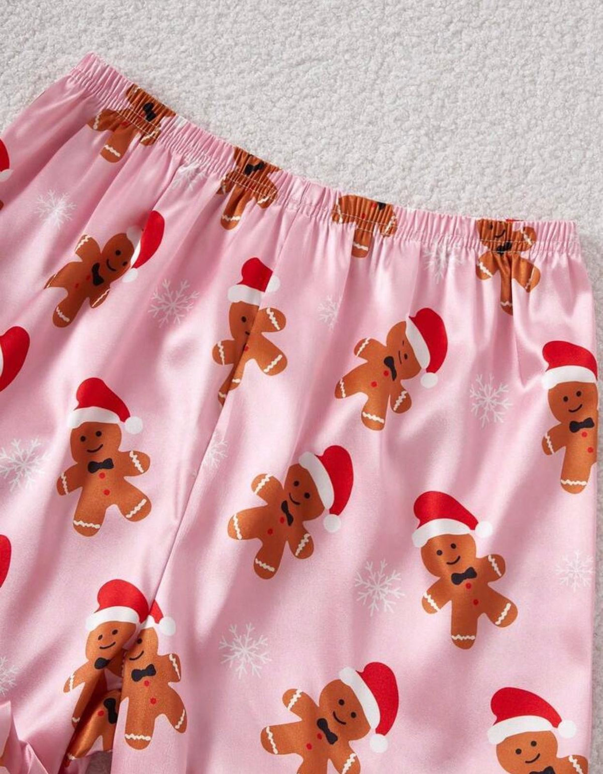 Pijama Navideña Gingerbread Rosa – Dulce, Tierna y Perfecta para Regalar