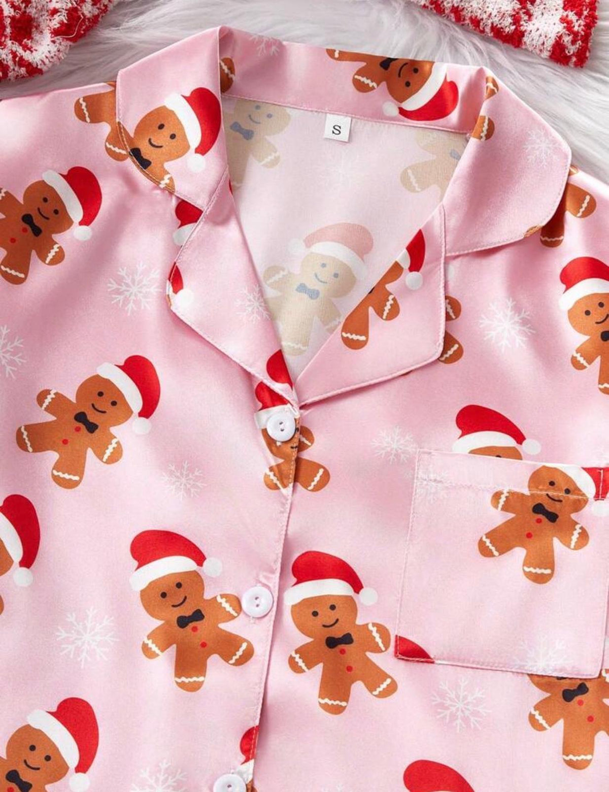 Pijama Navideña Gingerbread Rosa – Dulce, Tierna y Perfecta para Regalar