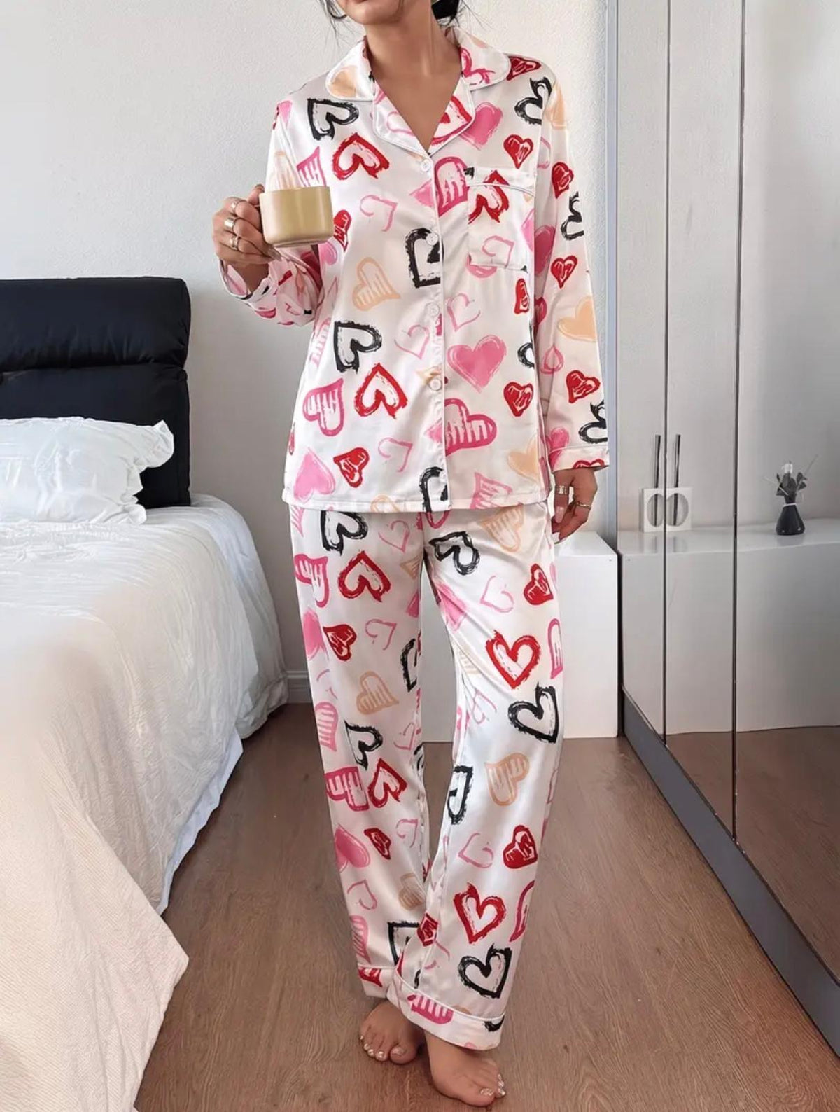 Pijama Hearts – Romántica, Moderna y Súper Cómoda