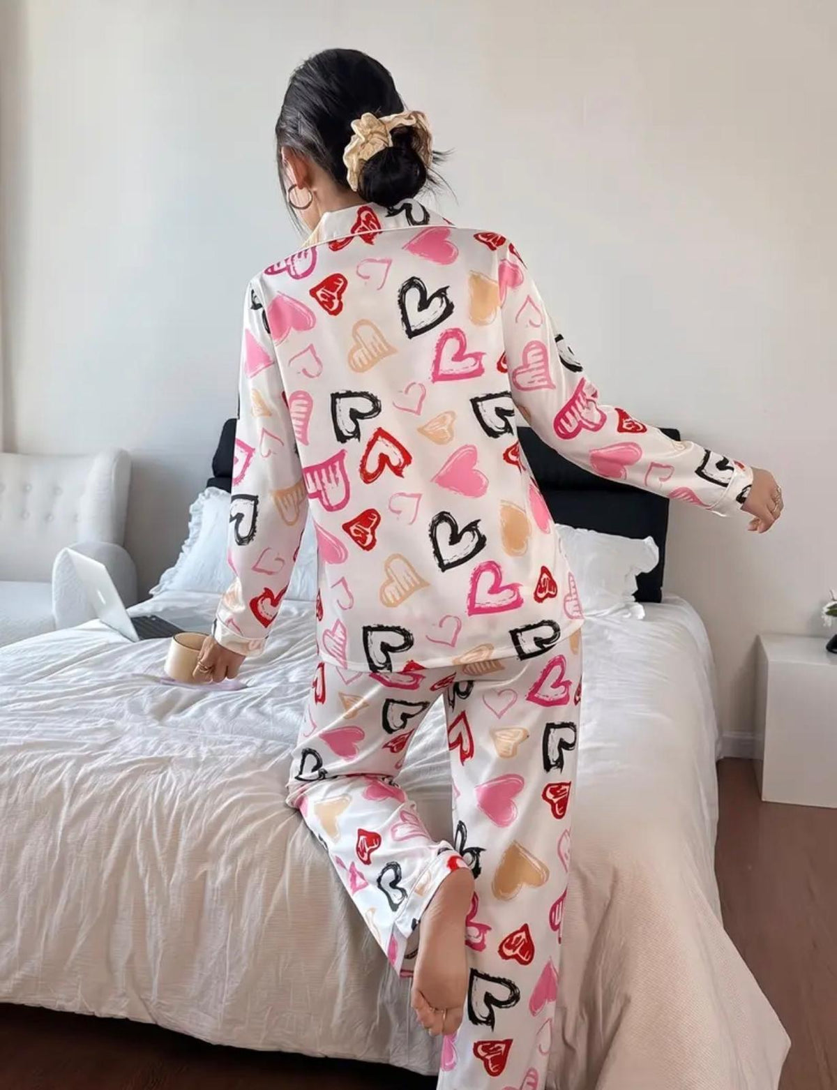 Pijama Hearts – Romántica, Moderna y Súper Cómoda
