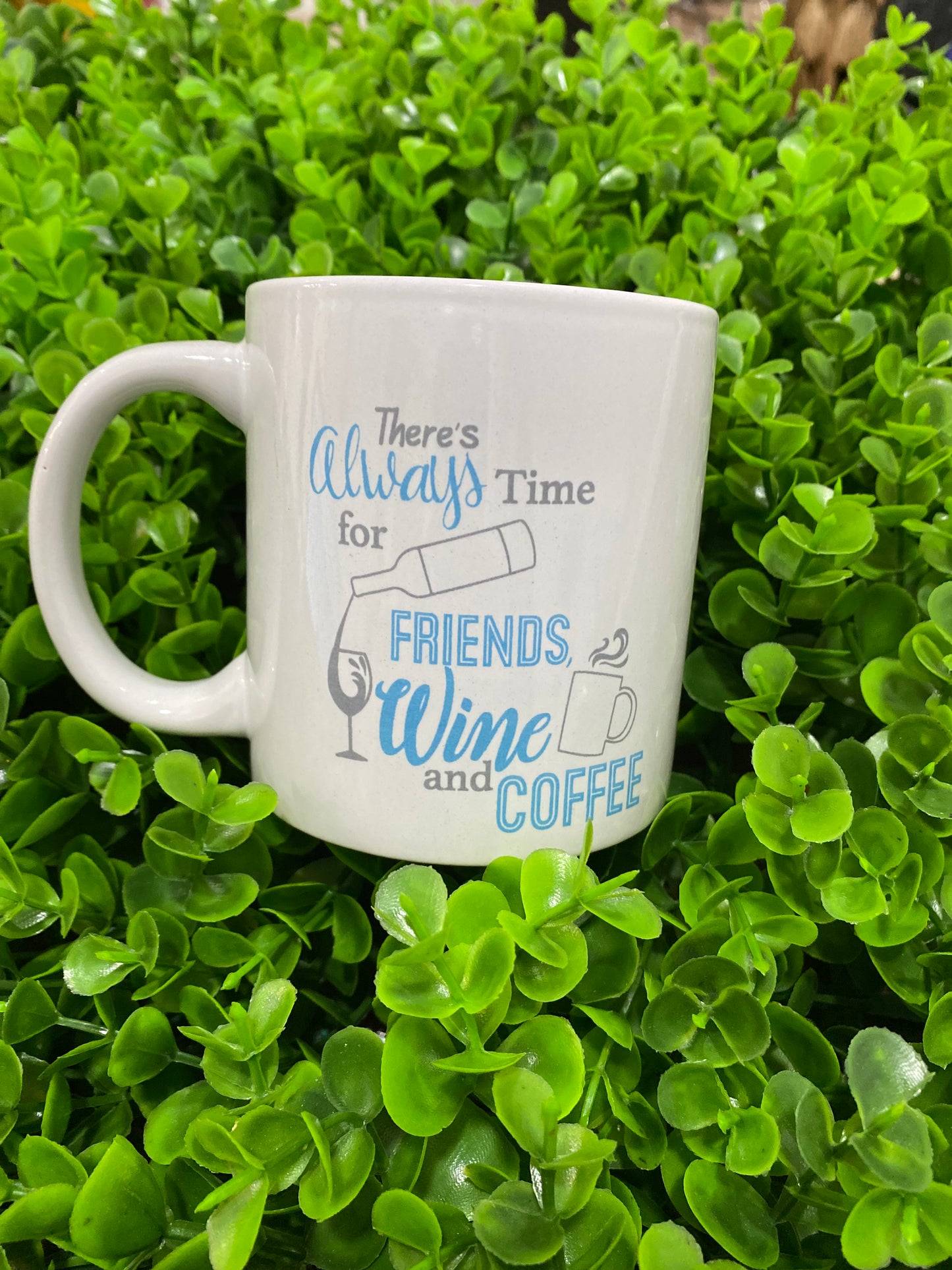 Taza : Friends Wine and coffee